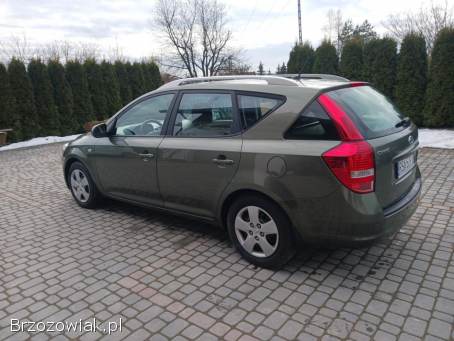 Kia Cee'd 1.  4i 2010r 2010
