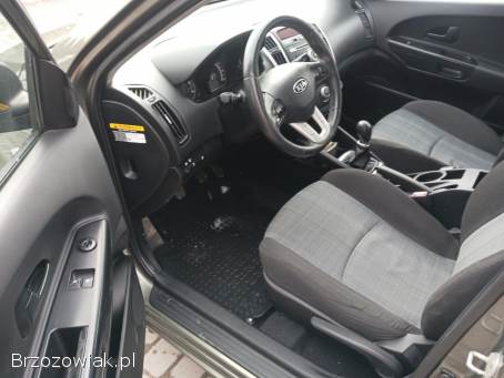 Kia Cee'd 1.  4i 2010r 2010