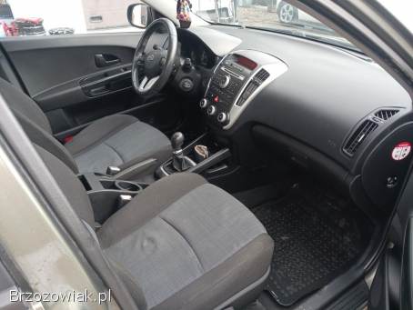 Kia Cee'd 1.  4i 2010r 2010