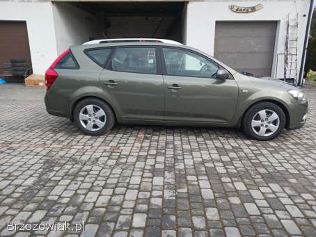 Kia Cee'd 1.  4i 2010r 2010
