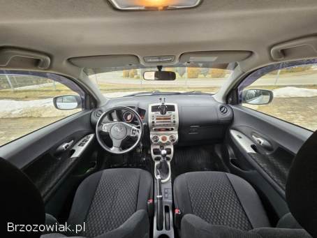 Toyota Urban Cruiser 1.  4 D-4D 2009