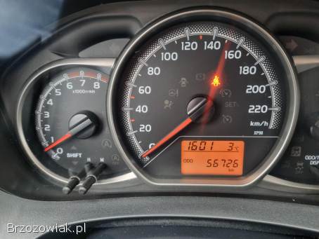 Toyota Yaris 1.  3 benzyna  2015