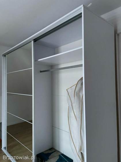 Szafa z drzwiami przwsuwanymi