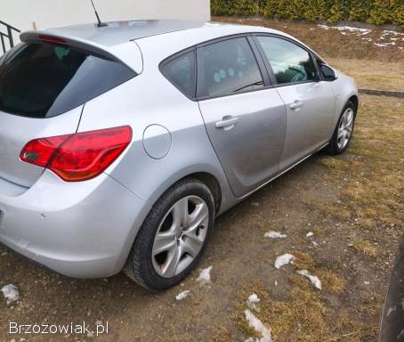 Opel Astra 2011
