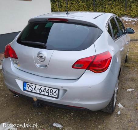 Opel Astra 2011