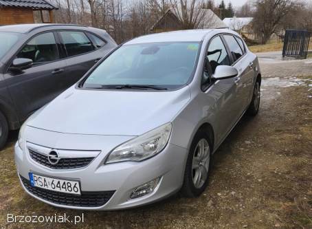 Opel Astra 2011