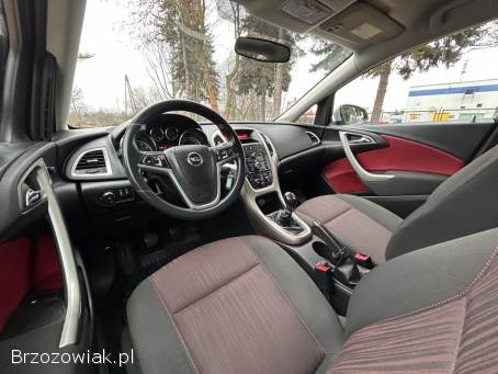 Opel Astra Sports Tourer 2010