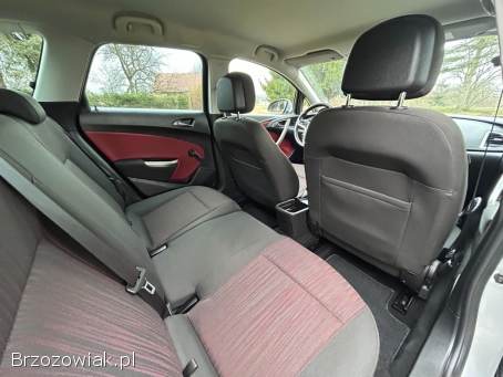 Opel Astra Sports Tourer 2010