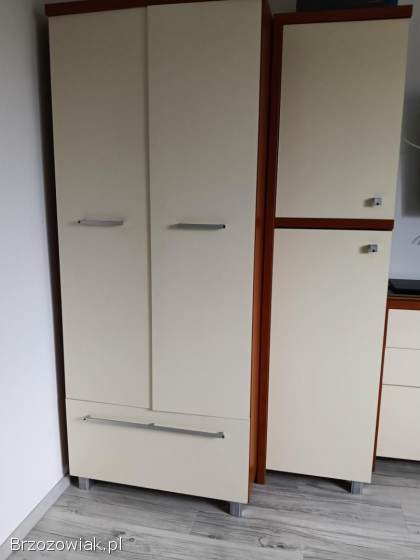 Meble: szafa,  komoda,  półka,  komoda.