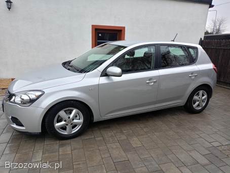 Kia Cee'd 1,  4 benzyna  2011