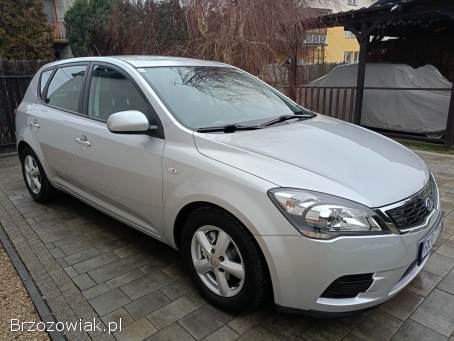Kia Cee'd 1,  4 benzyna  2011