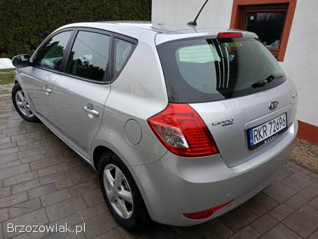Kia Cee'd 1,  4 benzyna  2011
