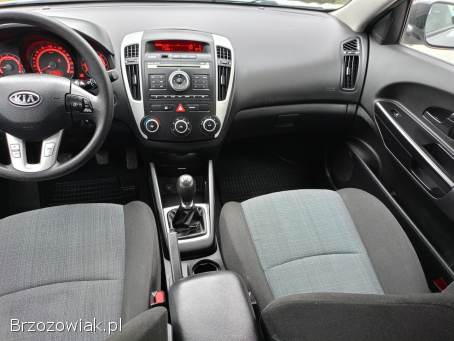 Kia Cee'd 1,  4 benzyna  2011