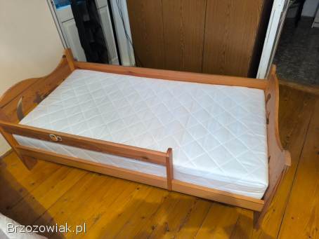 Łóżko dziecięce drewniane