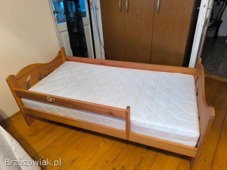 Łóżko dziecięce drewniane
