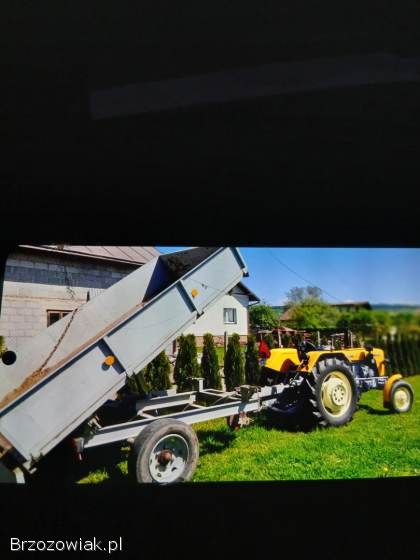 Przyczepa z 3 stronnym kiprem