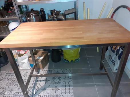 Stół barowy z dwoma hokerami