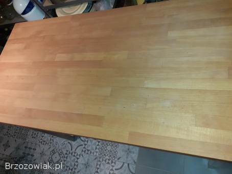 Stół barowy z dwoma hokerami