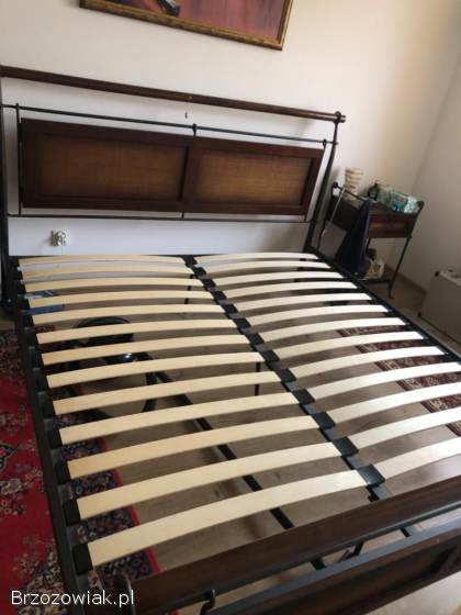 Łóżko włoskie dwie szafki drewno metal rattan