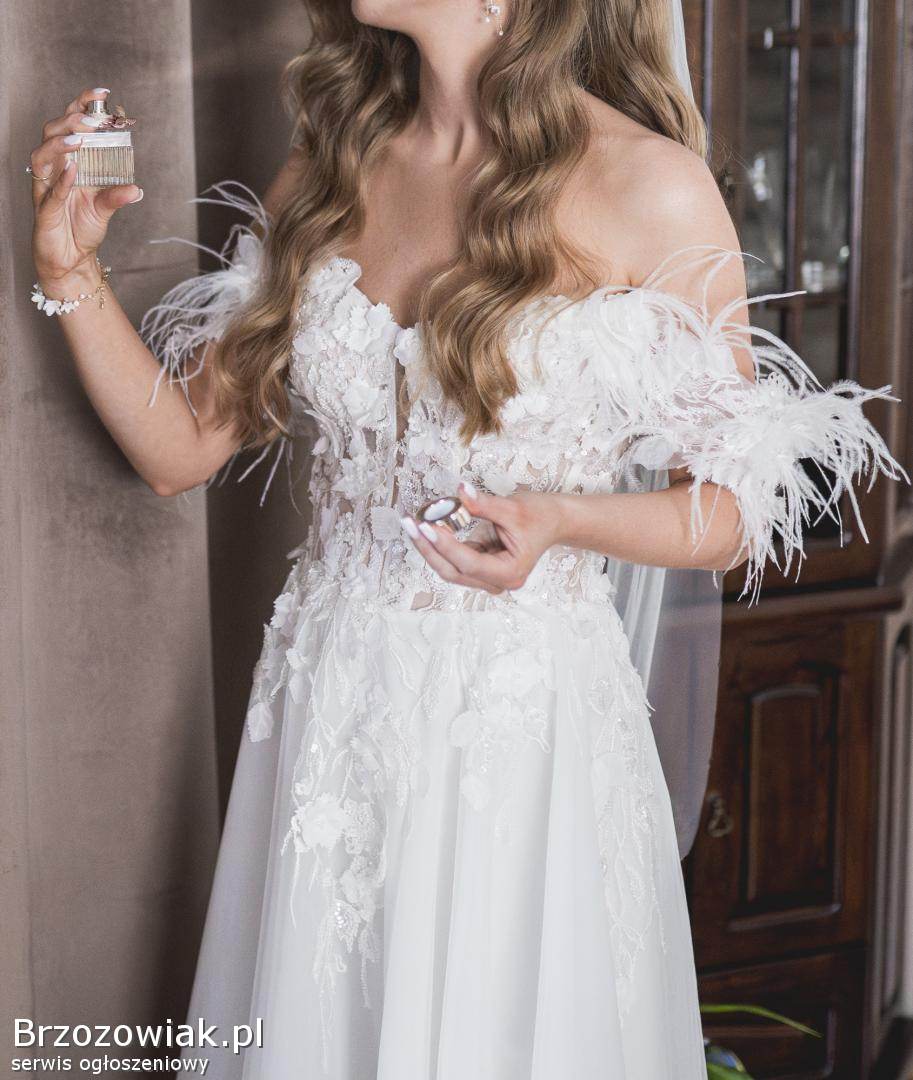 Suknia ślubna kwiaty 3D koronka