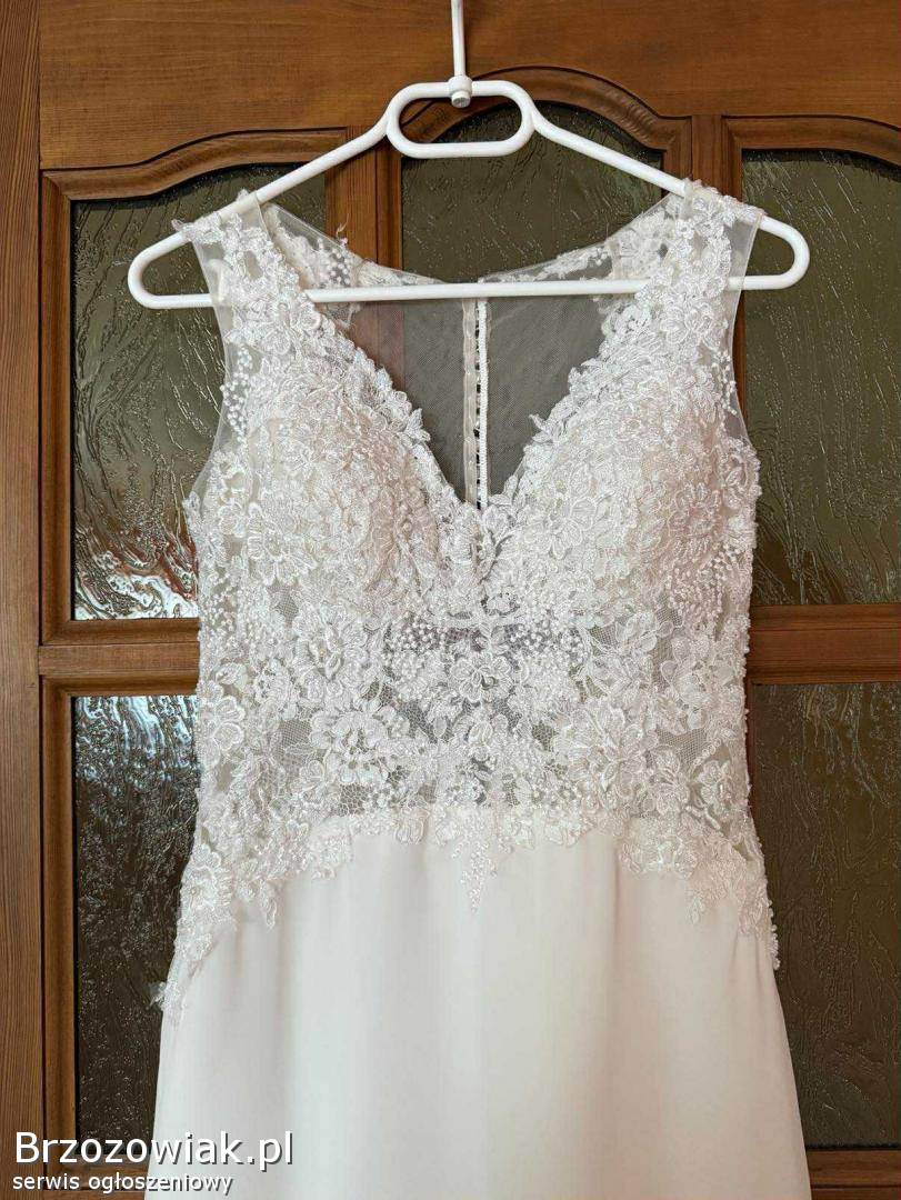 Suknia ślubna -  śmietankowa biel,  koronka,  gładka