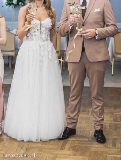 Suknia ślubna kwiaty 3D koronka