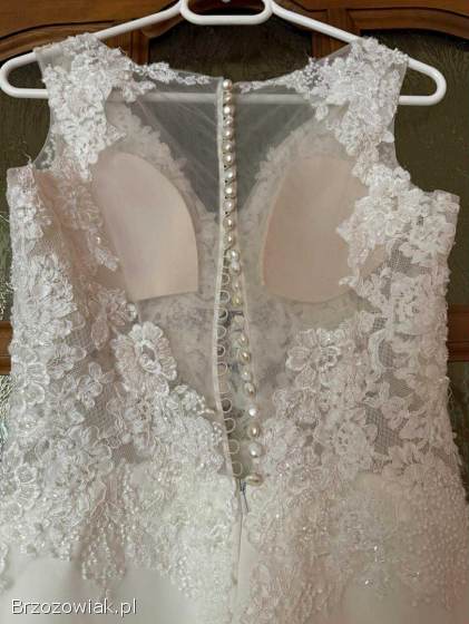 Suknia ślubna -  śmietankowa biel,  koronka,  gładka