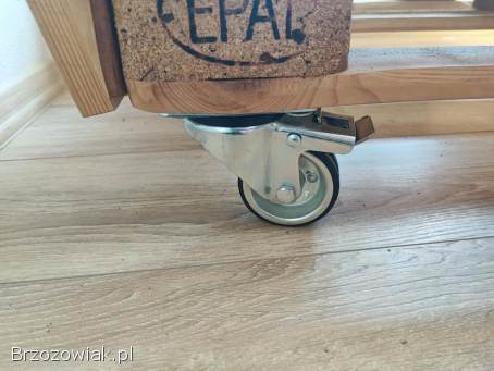 Łóżko z palet na kółkach szer 84