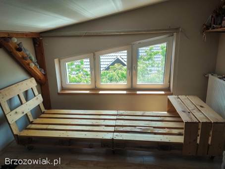 Łóżko z palet na kółkach szer 84