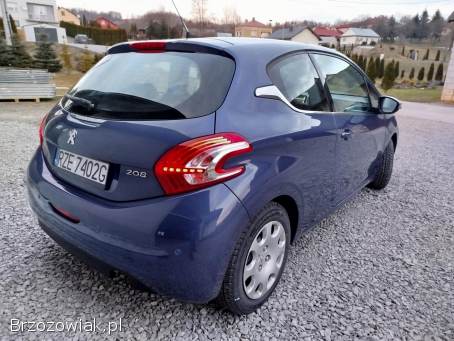 Peugeot 208 2012