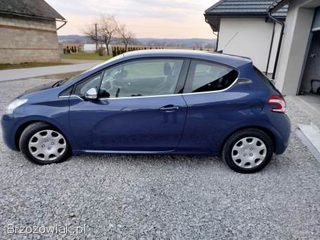 Peugeot 208 2012