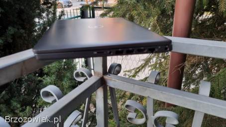 Dell latitude 5400 14 FHD IPS i5-835U 16GB Ram SSD Windows 11