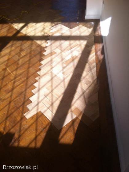 Cyklinowanie,  Układanie Parkietów i Paneli – Przywróć Blask Swojej Podłodze!  ✨