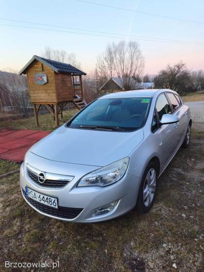 Opel Astra 2011