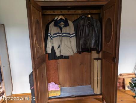 Szafa podworska z litego dębu polichromowana z I polowy XIX wieku