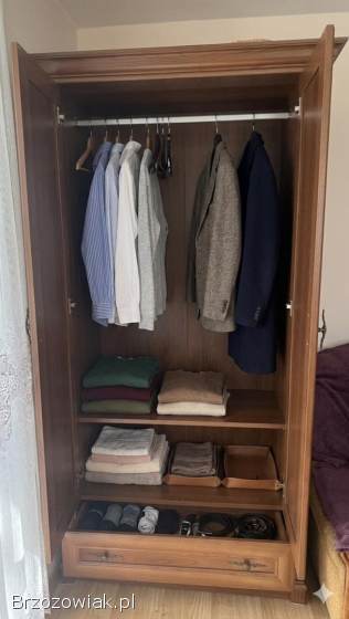 Klasyczna szafa dwudrzwiowa z szufladą – Stan Bardzo Dobry