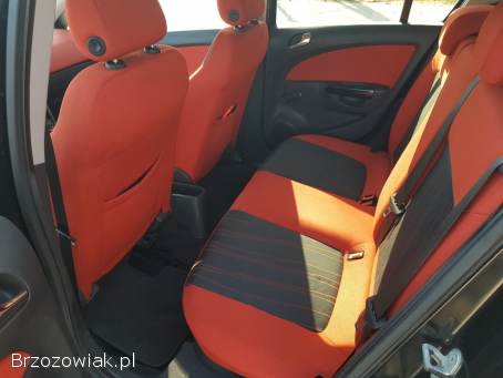 Opel Corsa D 1.  4 101KM 2010