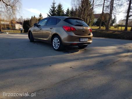 Opel Astra J 1.  4 Turbo/lift 2012