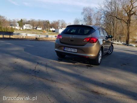 Opel Astra J 1.  4 Turbo/lift 2012