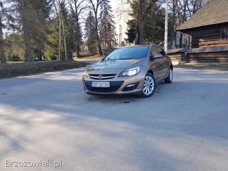 Opel Astra J 1.  4 Turbo/lift 2012