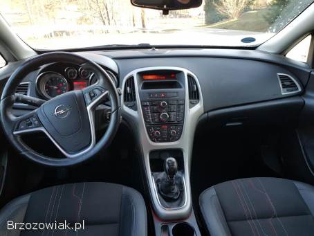 Opel Astra J 1.  4 Turbo/lift 2012