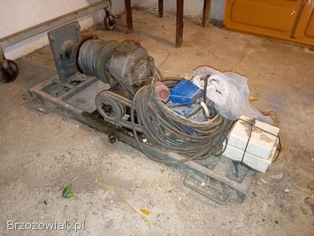 Skrzynia oraz wyciąg budowlany