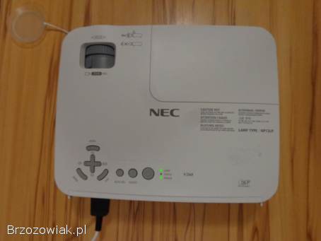 Projektor multimedialny NEC v260