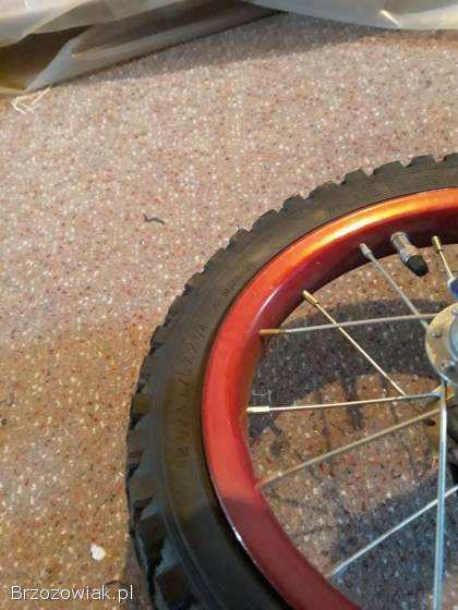 Hulajnoga pompowanie kola z PRL