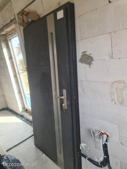 Sprzedam masywne nie używane drzwi