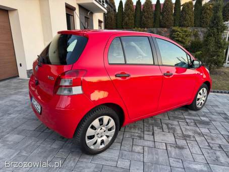 Toyota Yaris 1.  3 benzyna  2009
