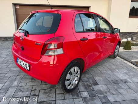 Toyota Yaris 1.  3 benzyna  2009