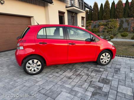 Toyota Yaris 1.  3 benzyna  2009