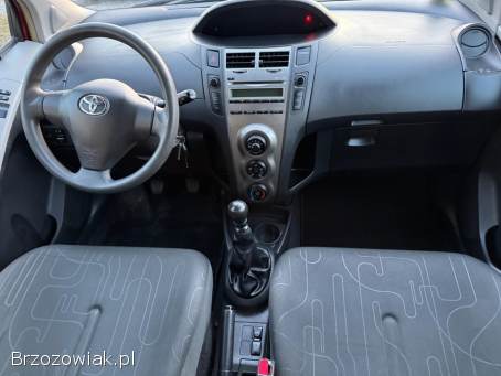 Toyota Yaris 1.  3 benzyna  2009