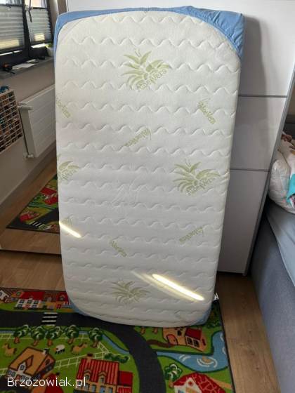 Łóżko dziecięce 140x70 z materacem